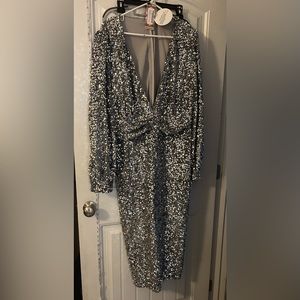 NWT BOOHOO DEEP plunge neckline silver sequin gown 18tall
